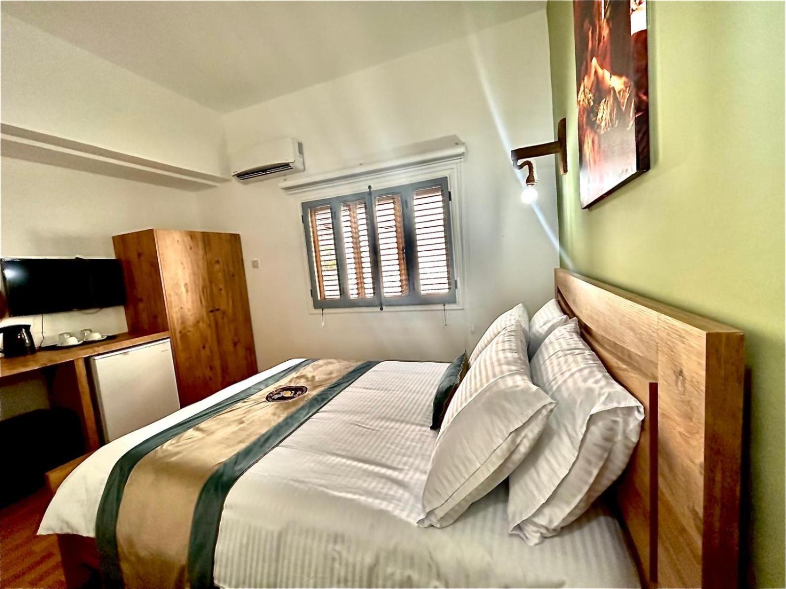 Royal Goddess Guest House, Walled City 파마구스타 외부 사진