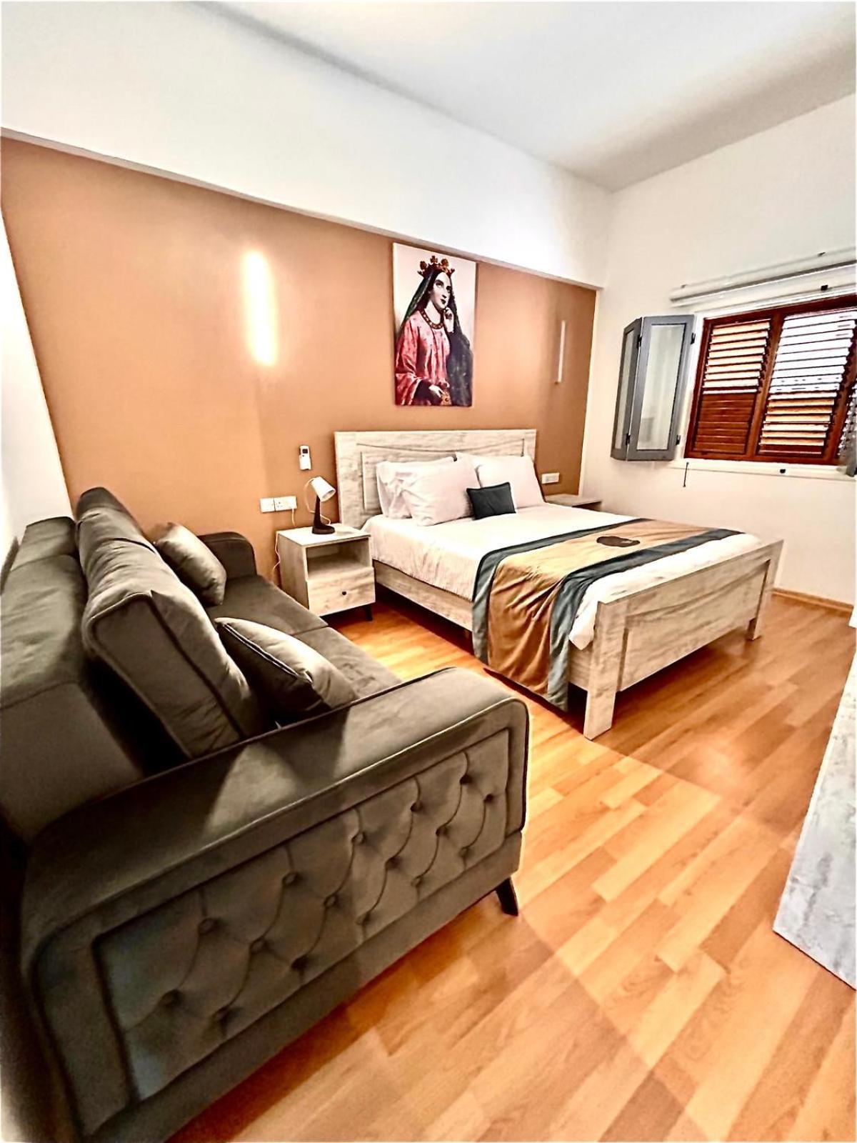 Royal Goddess Guest House, Walled City 파마구스타 외부 사진