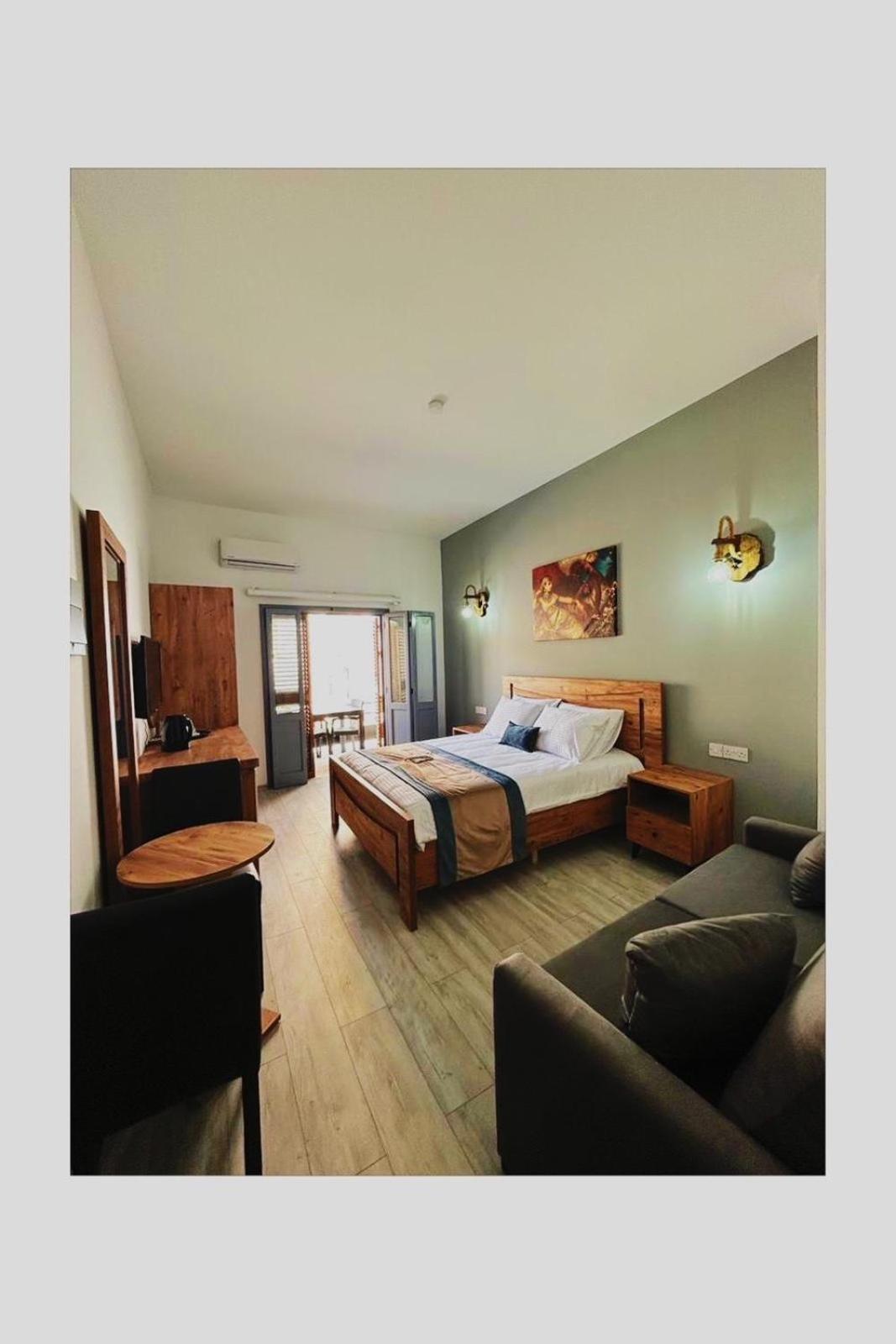 Royal Goddess Guest House, Walled City 파마구스타 외부 사진