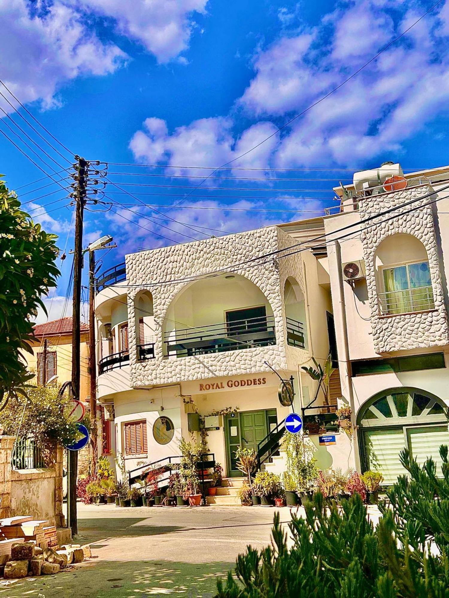 Royal Goddess Guest House, Walled City 파마구스타 외부 사진