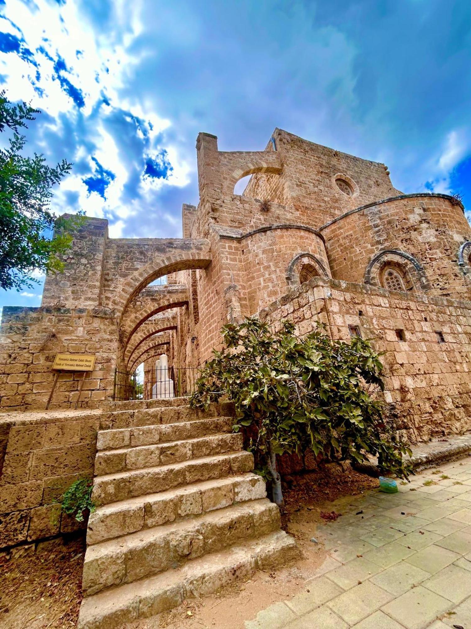 Royal Goddess Guest House, Walled City 파마구스타 외부 사진