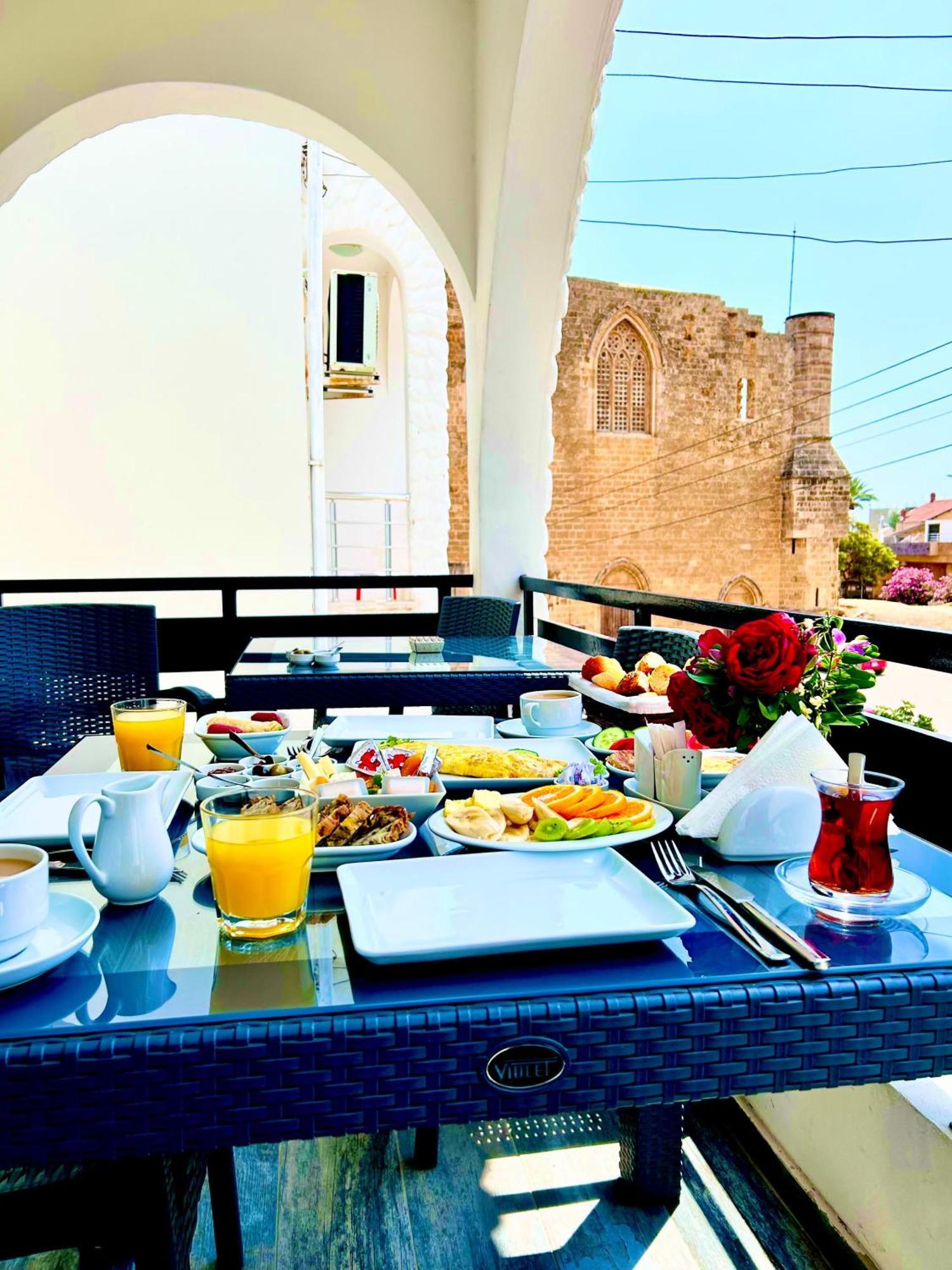 Royal Goddess Guest House, Walled City 파마구스타 외부 사진